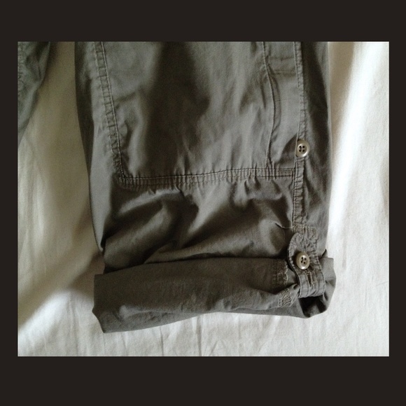 GAP adjustable pants. Husky fit, khaki colour, size 8. - Picture 3 of 5